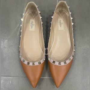 Valentino rockstud flats in cognac